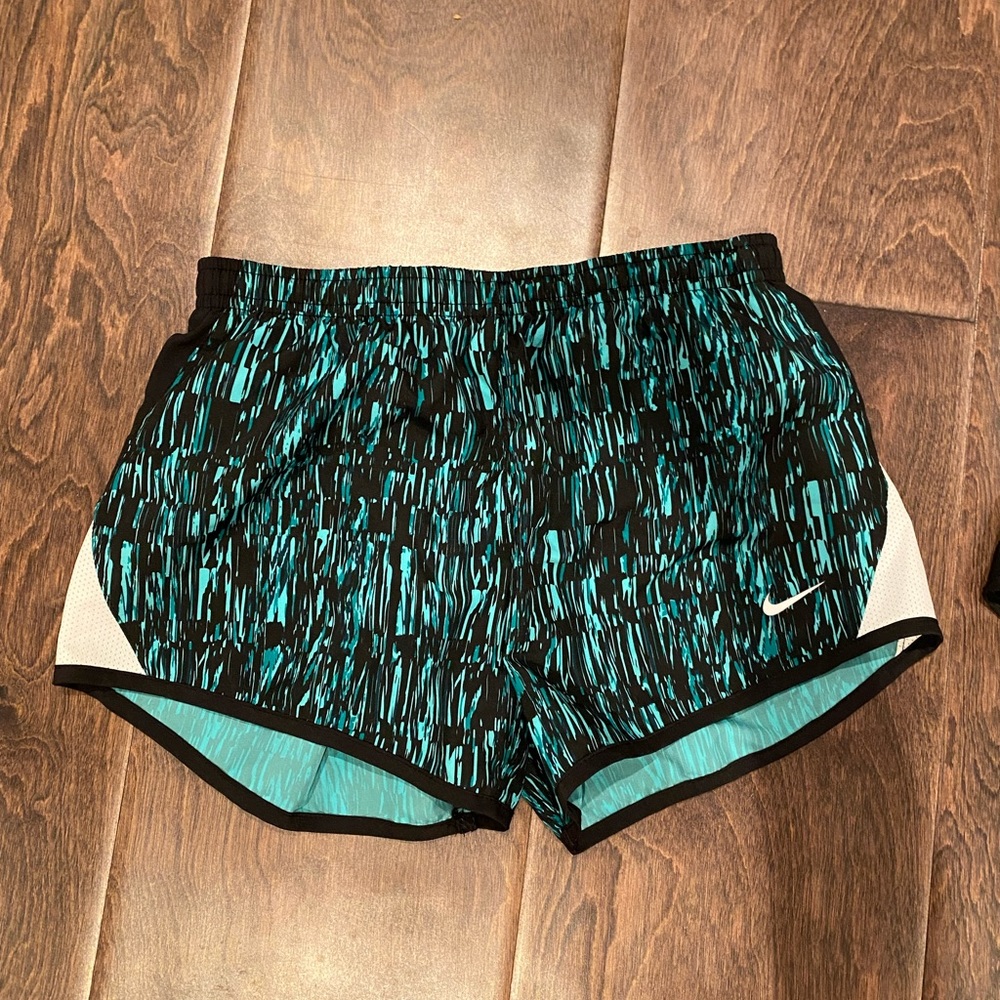 Nike shorts youth medium
